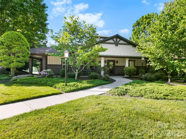2303 Deermouse Way, Hendersonville, NC 28792