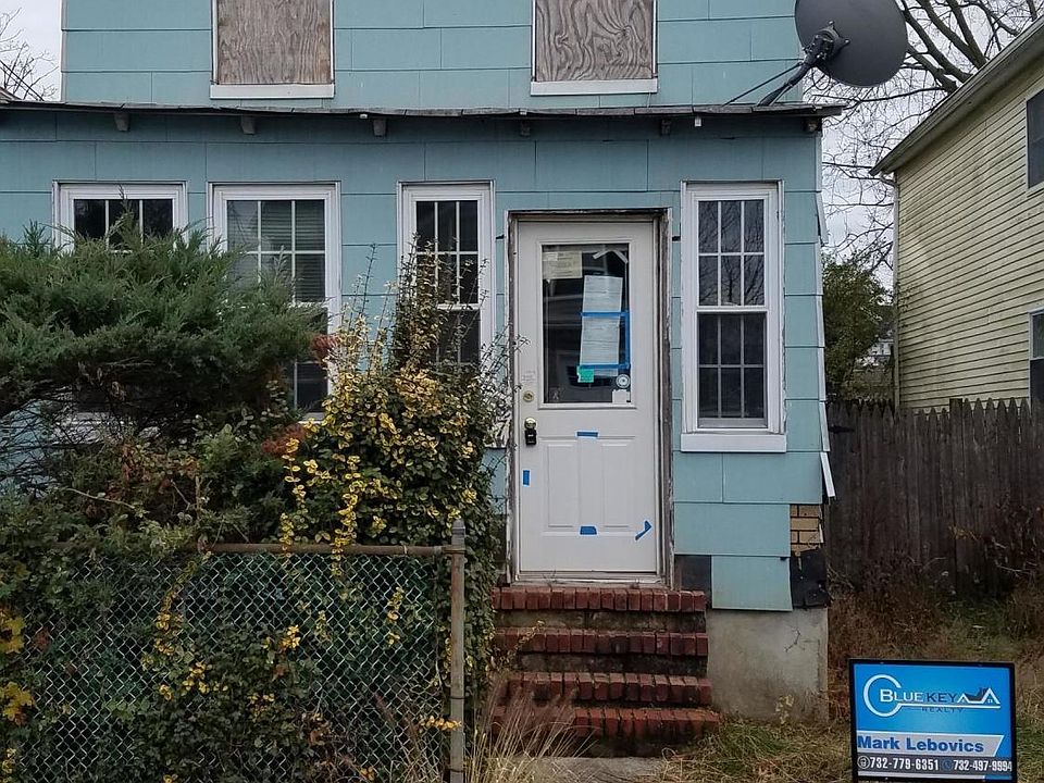 2nd image of 87 Washington St
