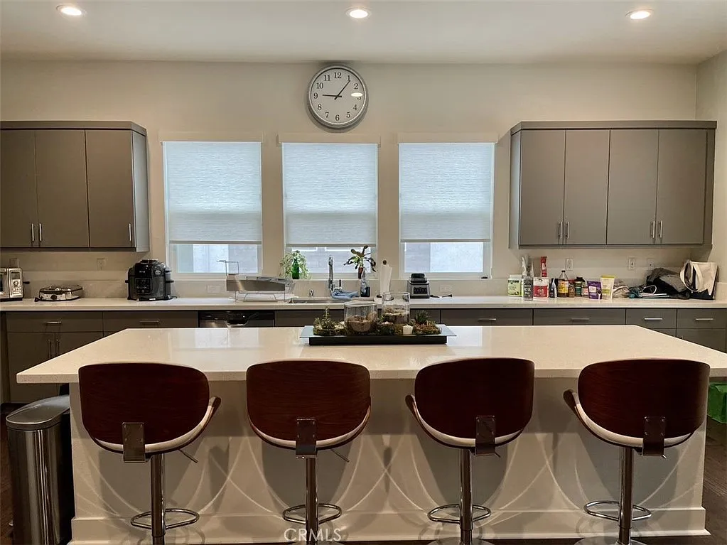 3 bed, 1821 sqft, $1,500 — Photo 2