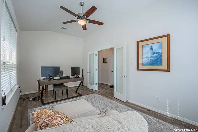 3 bed, 2.0 bath, 1842 sqft, $1,950 — Photo 4