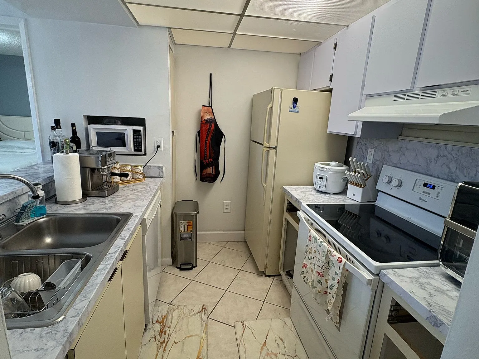 2 bed, 939 sqft, $2,200 — Photo 4