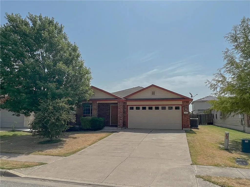 3 bed, 2.0 bath, 1788 sqft, $2,100 — Photo 1