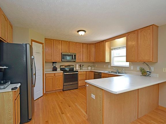 4th image of 5624 Cohen Ct