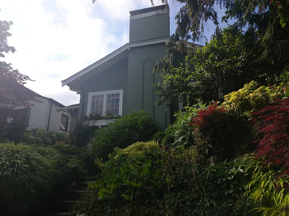 2nd image of 853 E Gwinn Pl