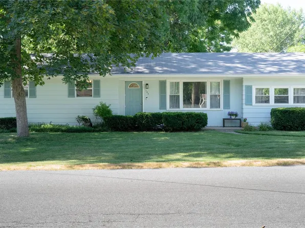 105 Elvira Dr, Fairview Heights, IL 62208