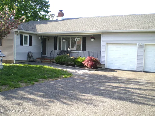 113 Holly Tree Lane, Toms River, NJ 08753