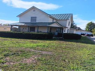 208 E Main St, Hale, MI 48739