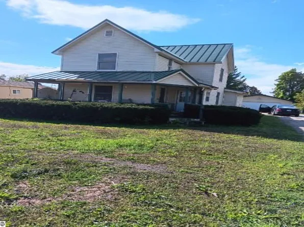 208 E Main St, Hale, MI 48739