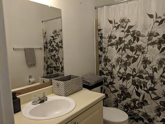 2nd image of 3028 Parkway Blvd APT 201