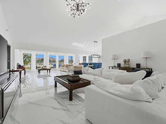 5th image of 1530 Wilderness Road