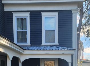 54 Jackson St APT 1C, Littleton, NH 03561