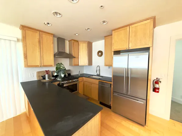 1098 Del Monte Ave, Monterey, CA 93940