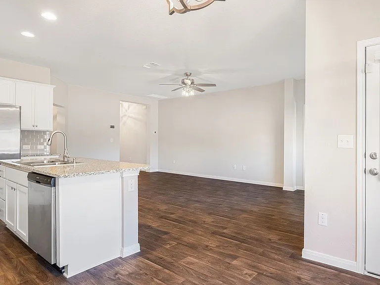 117 Cranbrook Ln — Photo 15