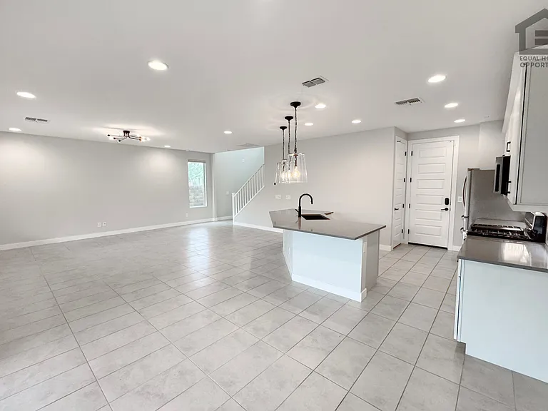 22038 N 28th Pl — Photo 14