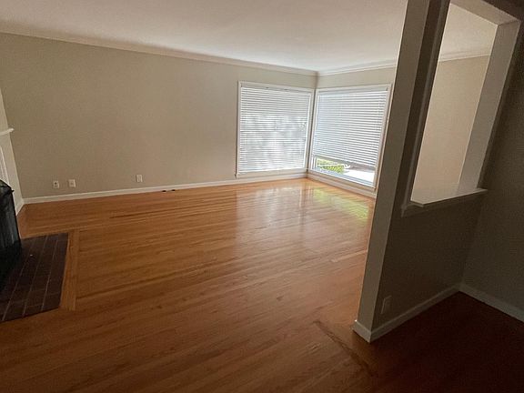 3rd image of 190 Ravenswood Ave