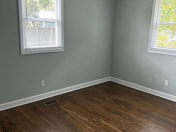 4th image of 702 Sioux Dr