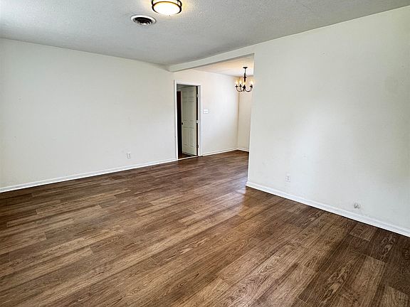 3rd image of 3750 Ridgemont Dr
