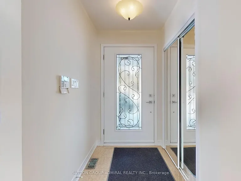 129 Crestwood Rd #UPPER — Photo 25