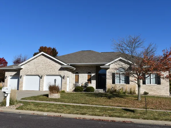 315 E 8th St, El Paso, IL 61738