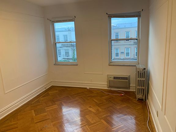 4th image of 26 Bay 8th St #2