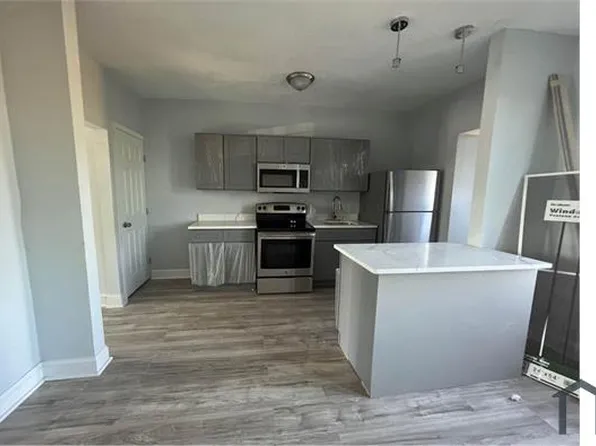 3704 9th St, Baltimore, MD 21225