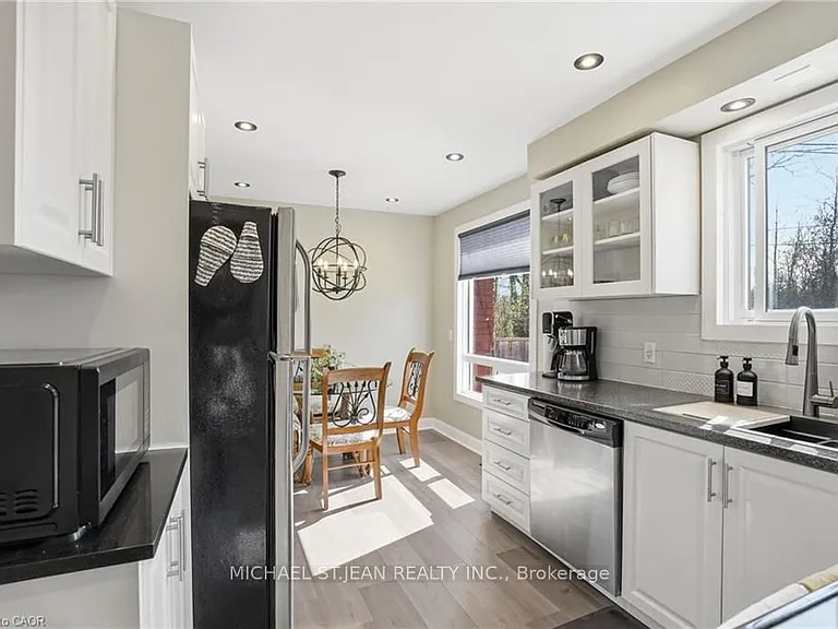 282 Roach Ave — Photo 18