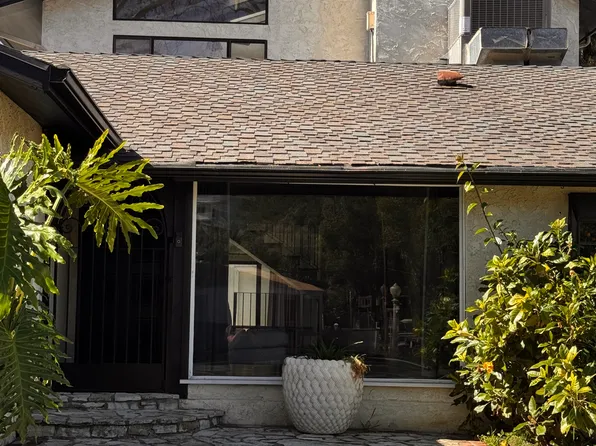 (undisclosed Address), Woodland Hills, CA 91364