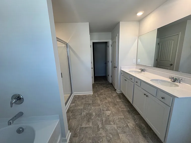567 Stoneybrook Dr — Photo 13
