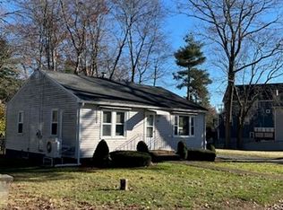 38 Colonial Rd, Webster, MA 01570
