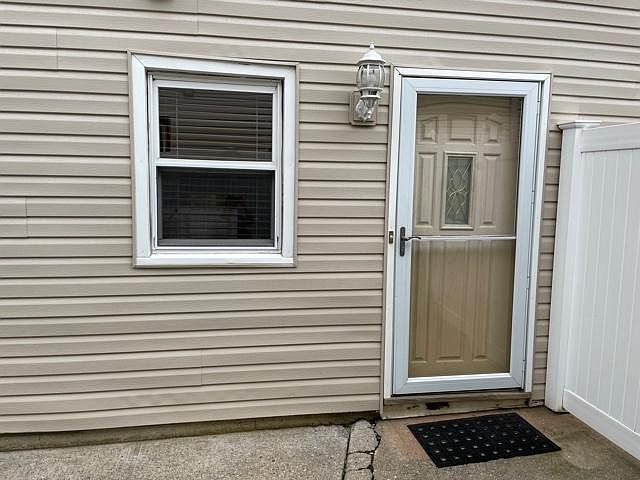 1st image of 52 Tynan St #2