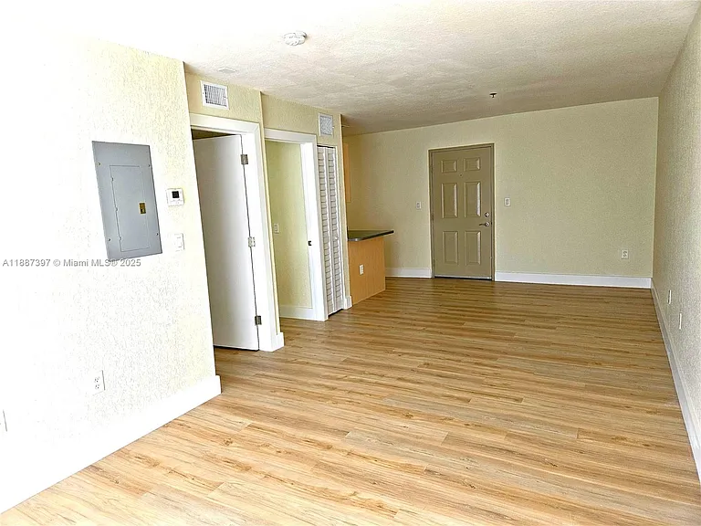 437 SW 7th St #201 — Photo 8