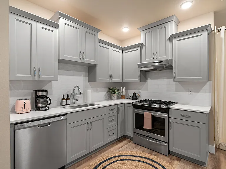 1805 SE Madison St #102 — Photo 8