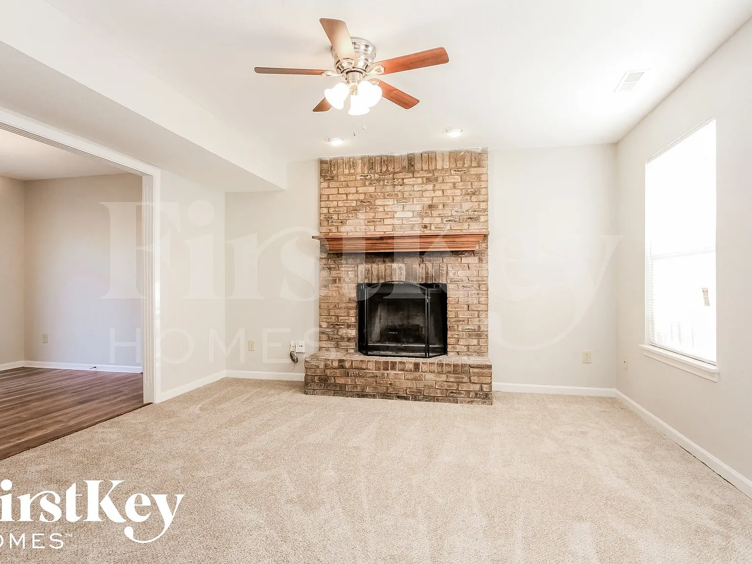 4 bed, 3.0 bath, 1920 sqft, $2,290 — Photo 2