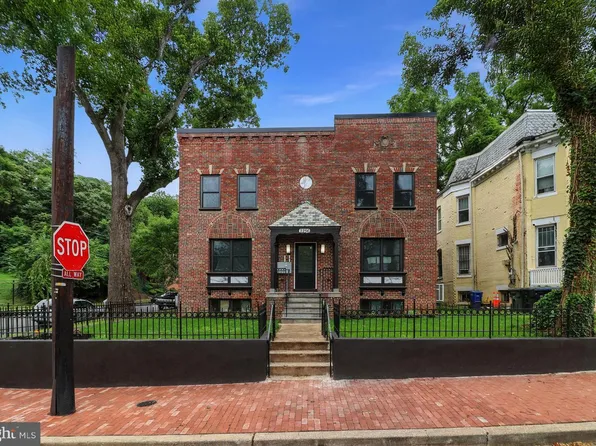 2256 High St SE APT 1, Washington, DC 20020