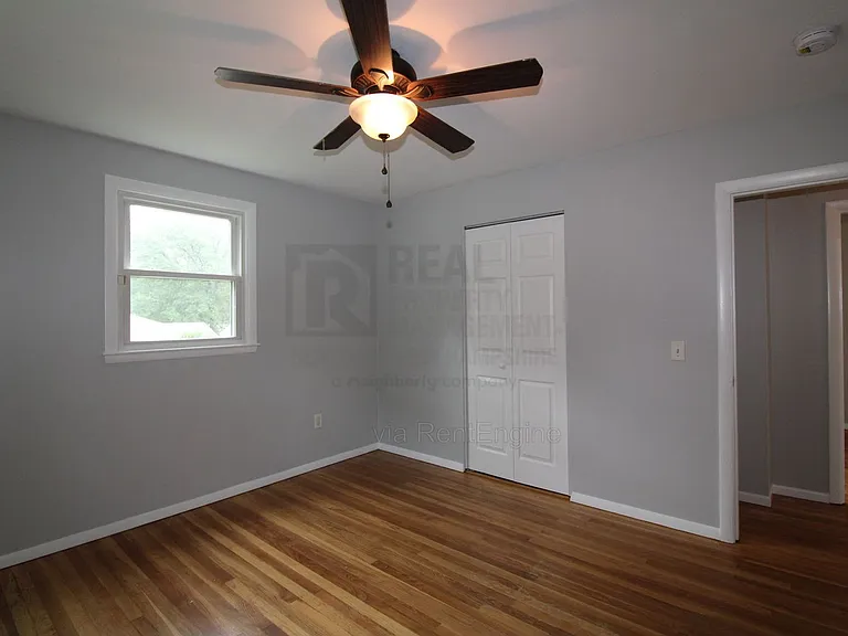 15 Redden St — Photo 11