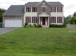 8 Clark Ln, Stafford, VA 22554