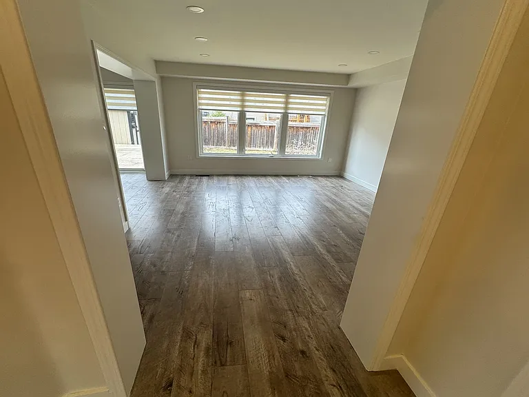 111 Higginbotham Cres — Photo 5