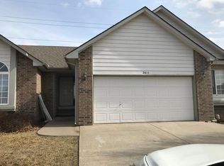 2614 N Hillcrest Cir, Wichita, KS 67220
