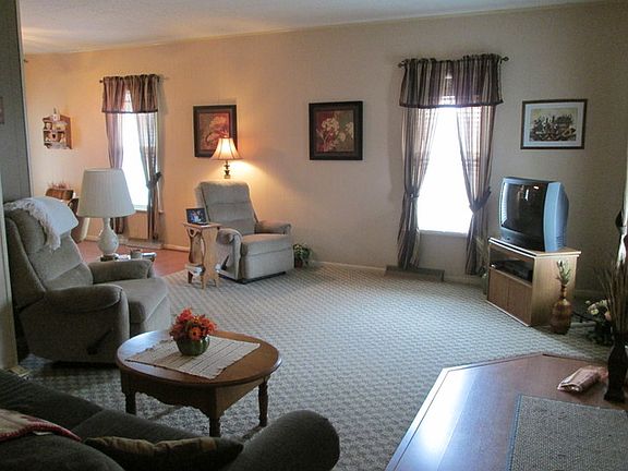 5th image of 820 N B St