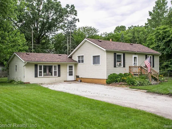 1770 Colorado St, Marysville, MI 48040