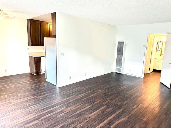 2nd image of 336 Riverdale Dr APT 9