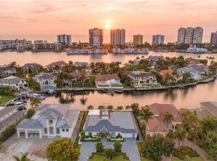 3737 Crayton Rd, Naples, FL 34103