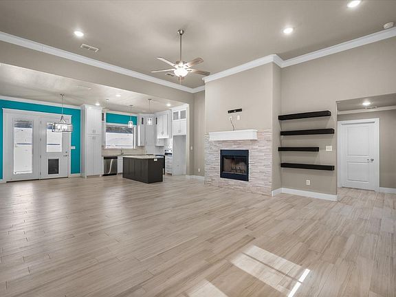 3rd image of 747 Ventoso Cir