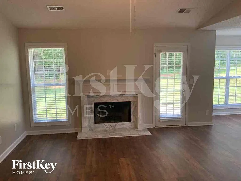 797 Gable Ct — Photo 3