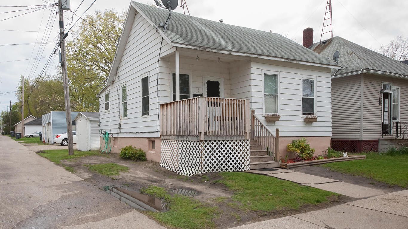 808 Price St, Saint Joseph, MI 49085 Zillow