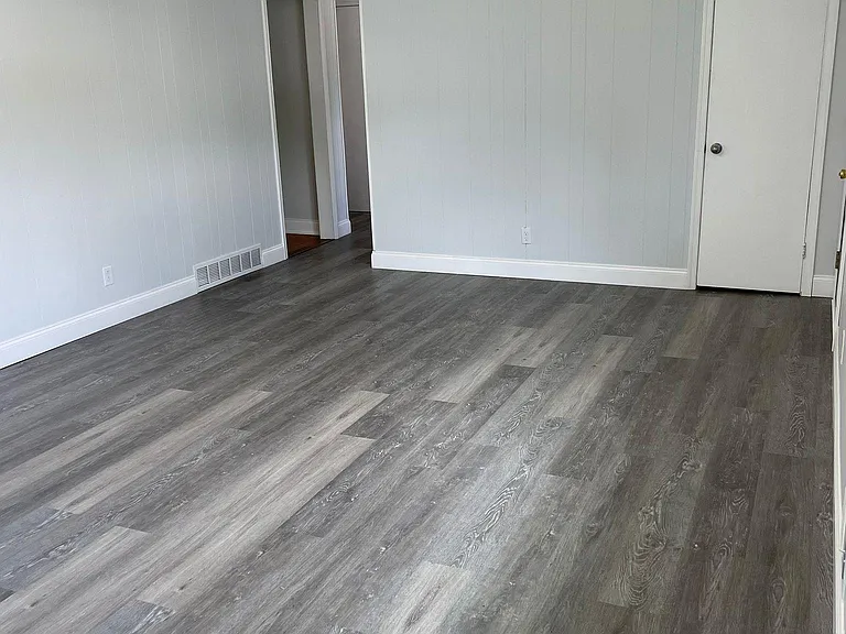 1914 S Wood St — Photo 15