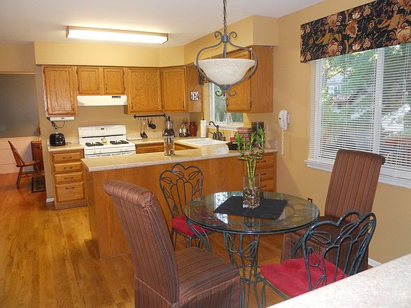 Kitchen/Breakfast area