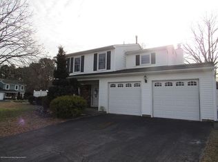 1 Berkshire Dr, Howell, NJ