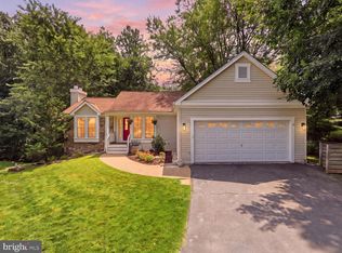 10799 Adare Dr, Fairfax, VA 22032