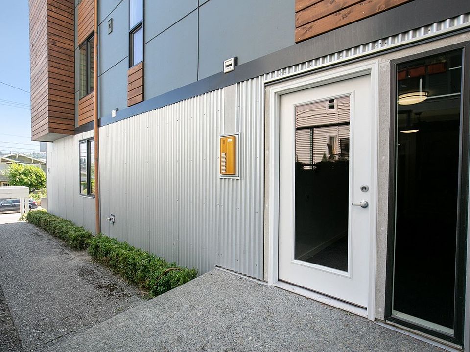 Building Photo 5